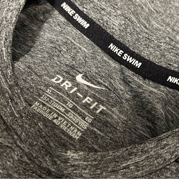 NIke Dri Fit Swim 3/4 sleeve gray and white Boys size XL - Picture 4 of 8